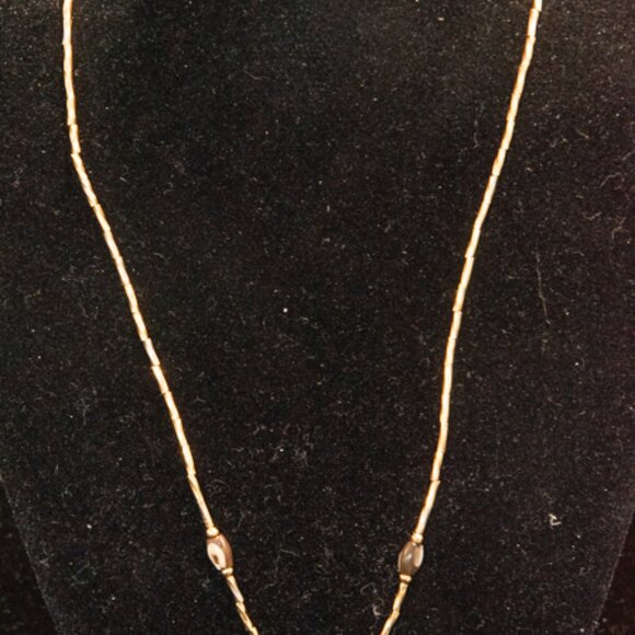 16" Gold Filled Chain with Black Mother of Pearl carved Scallop Shell - Picture 3 of 3